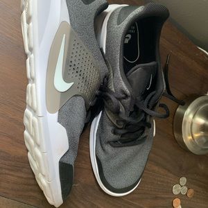 Nike Arrowz Black/White-Dark Grey Size 11